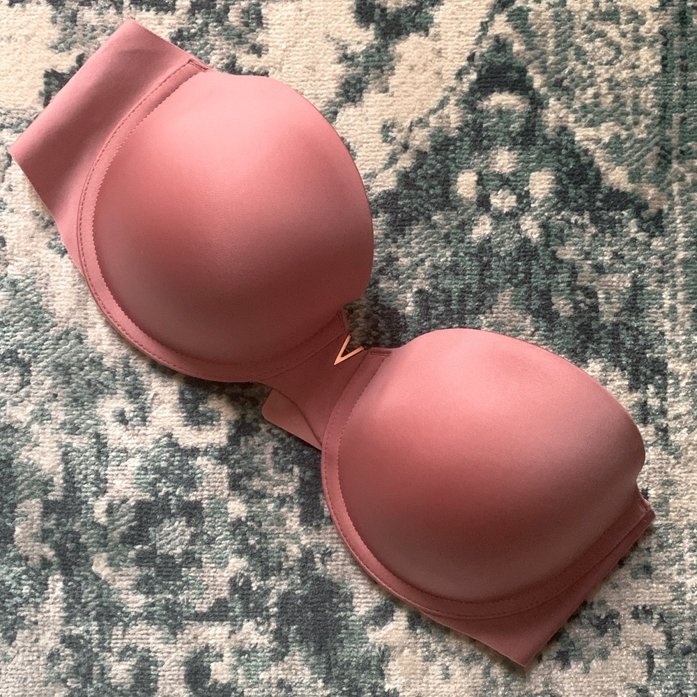 Victora's Secret Sexy illusions strapless bra